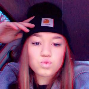 Meet your Posher, Madelynn